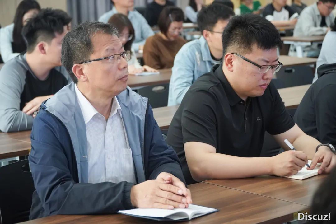 教院举办“DeepSeek赋能学科研及办公才气提拔”训练w7.jpg