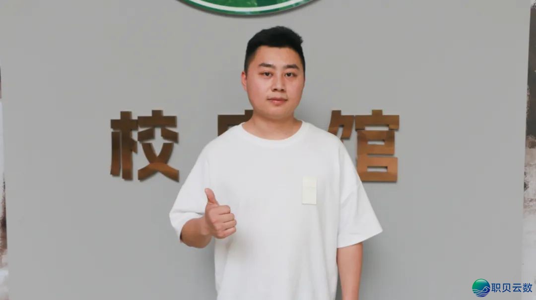 C217!DeepSeek的挑选w85.jpg