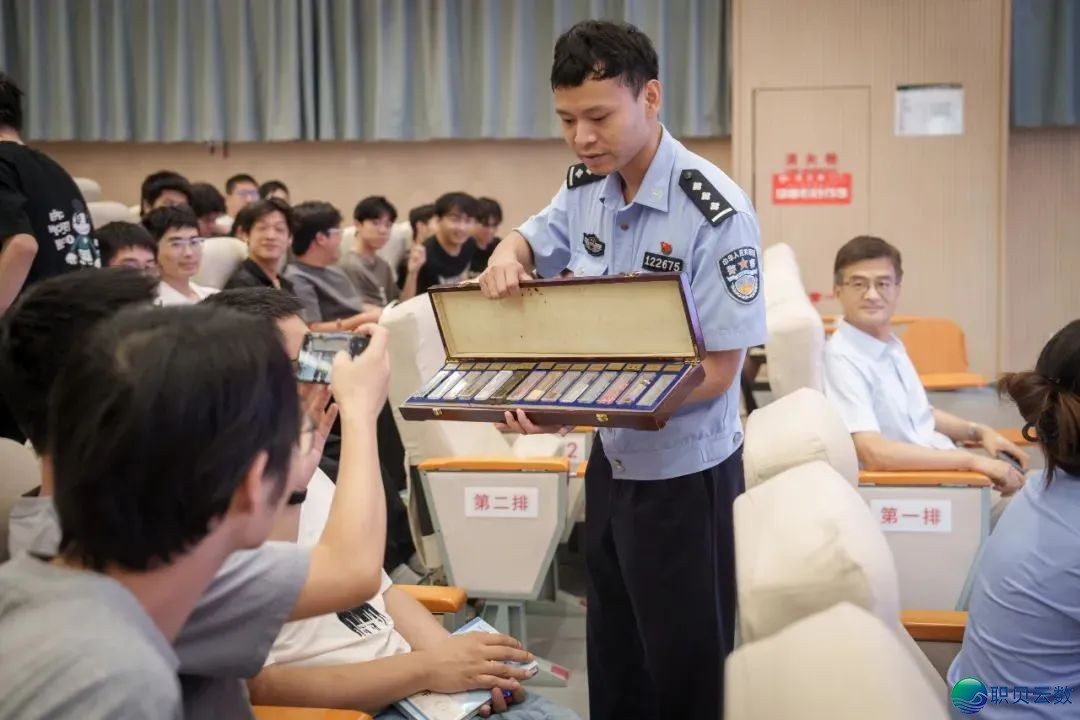 “专心”实践 | 微教院AIGC手艺工坊小分队:探秘AIGC赋能智制w6.jpg