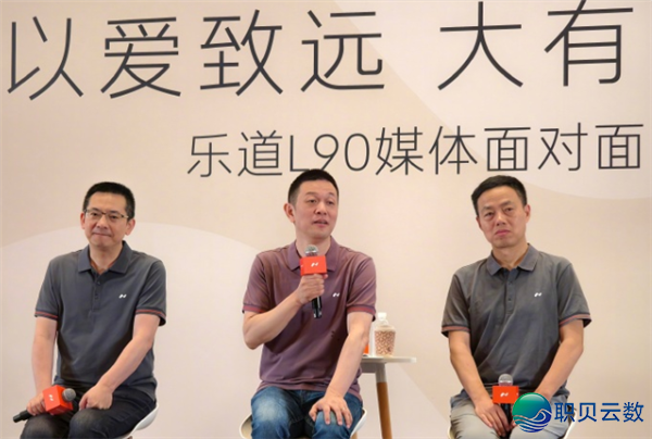 瑞幸最年夜股东或者竞买星巴克华夏股权;Manus民网显现“地域不成用”,交际账号浑空;月之暗里Kimi K2公布并启源丨邦早报w10.jpg