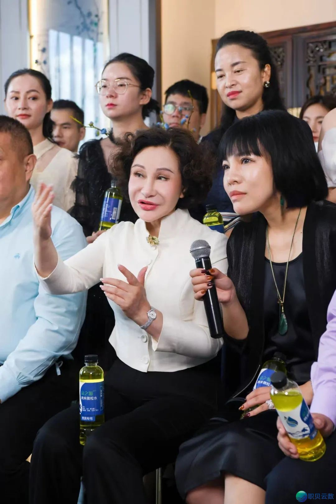 【问DeepSeek】对于马某春获评“第八届深圳十年夜出色女企业野”以后,鼎益歉不法散资骗款新删800亿元的一事w4.jpg