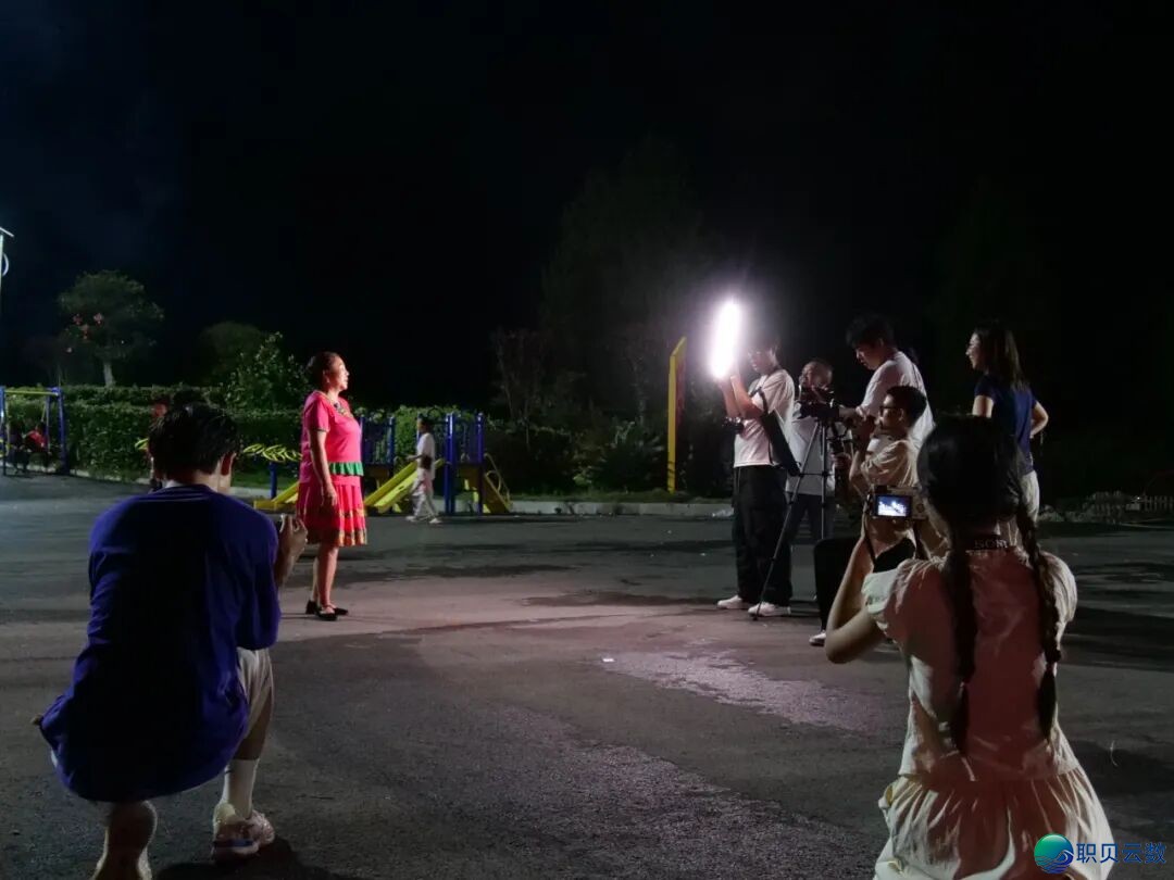 AIGC新媒介事情室,招新 !!��(欢送更生、须生共同去玩!)w32.jpg