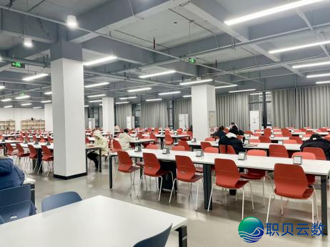 国庆假日正在沉庆乡科——用Deepseek启开尔的进修之旅w15.jpg