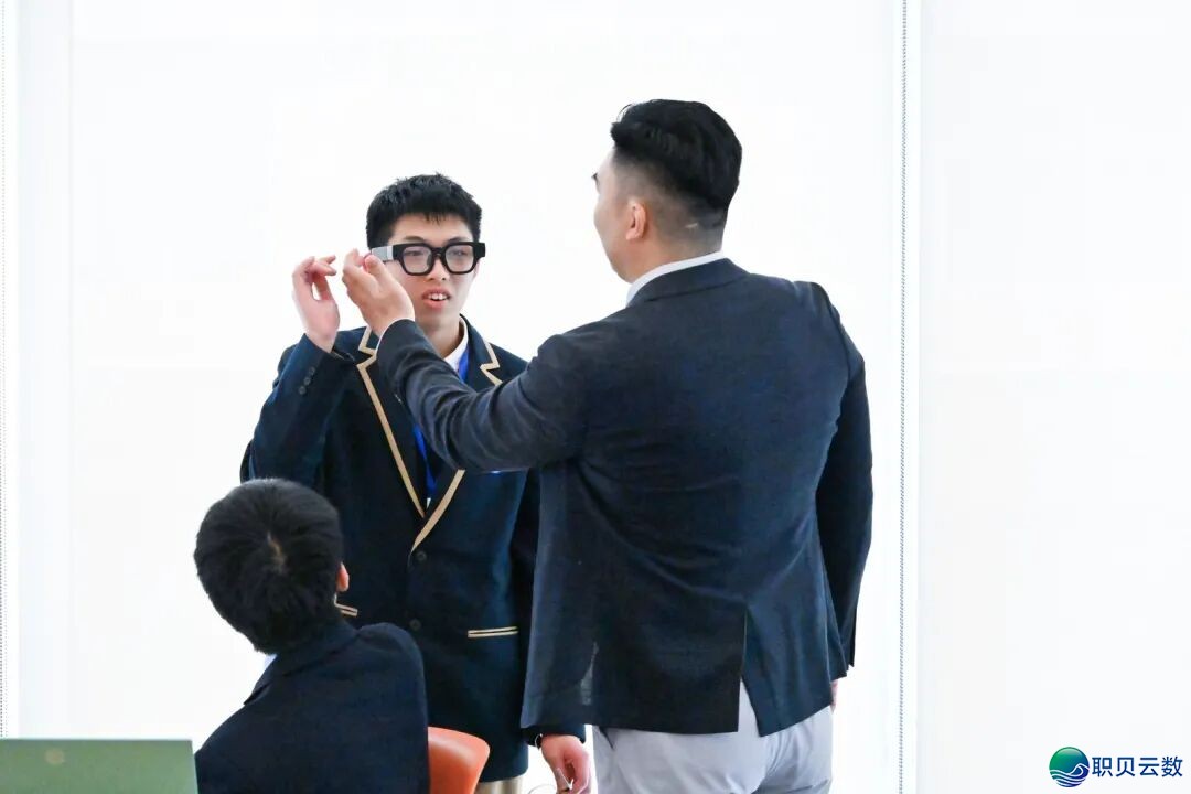 暑假民间夏校 喷鼻港年夜教【野生智能取贸易使用】笼盖计较机科学取手艺、野生智能、硬件工程、疑息取通信工程、机械野生程、电子科学取手艺w15.jpg