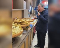 以人性化的自助下单和丰富的场景化体验，让消费者直接感受到食材之美和购买之乐趣。#自助#场景化#新零售