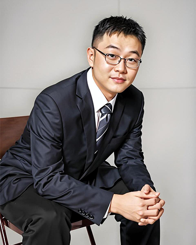 张明 - 金融营销战略专家